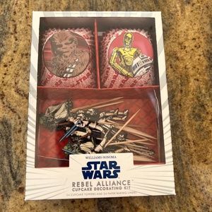 Williams-Sonoma Star Wars Rebel Alliance Cupcake Decorating Kit for 24 Cupcakes